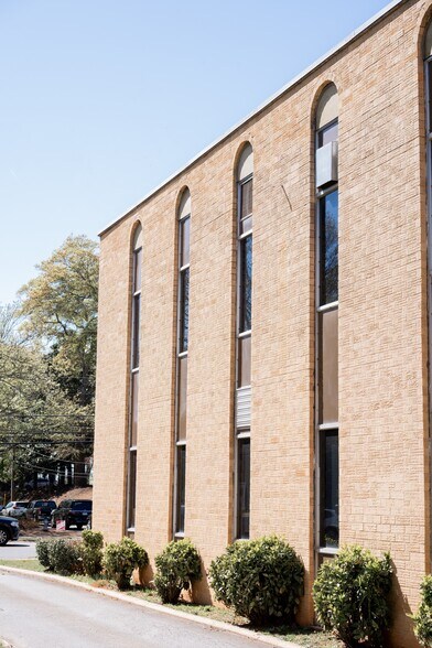 More Photos Of 337 S Milledge Ave, Athens Office For Sale