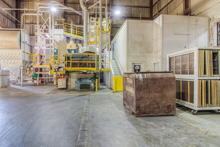 More Photos Of 1535-1541 W Lee Rd, Othello Warehouse For Sale