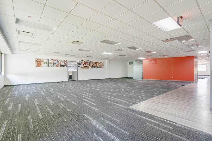 More Photos Of 305 Tech Park Dr, La Vergne Flex For Sale