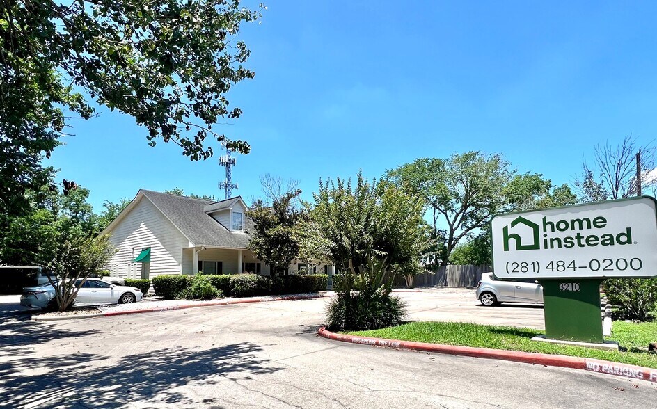 More Photos Of 3210 Strawberry Rd, Pasadena Medical For Sale