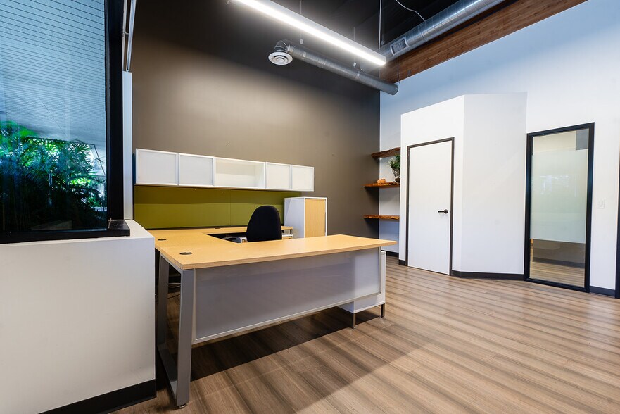 More Photos Of 6675 Mesa Ridge Rd, San Diego Office For Lease