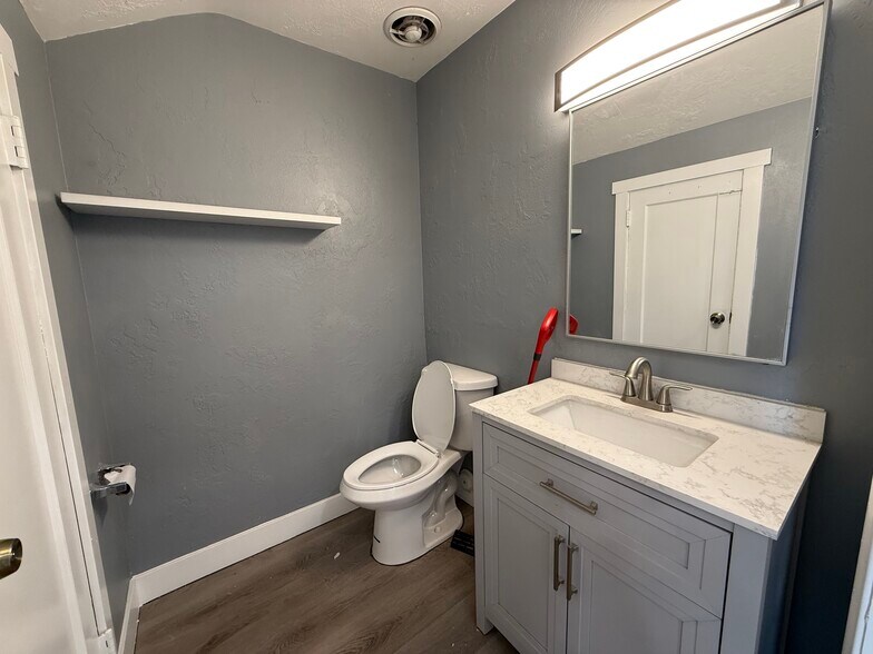 More Photos Of 282-296 N University Ave, Provo Storefront Retail Office For Lease