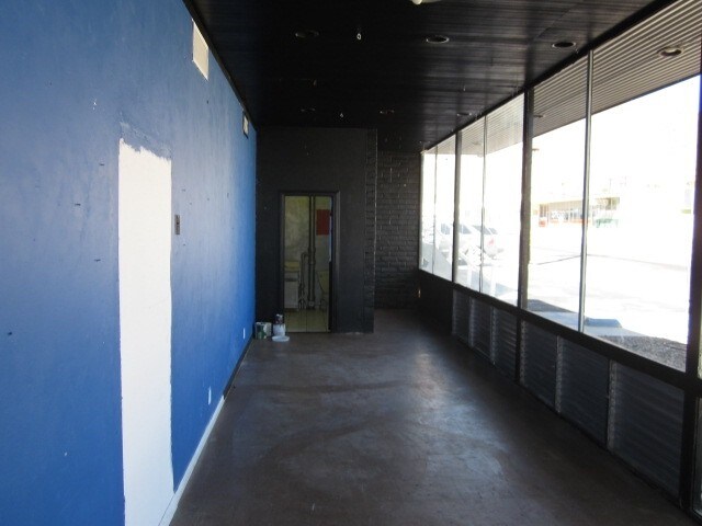 More Photos Of 693 E Sunny Dunes Rd, Palm Springs Freestanding For Sale