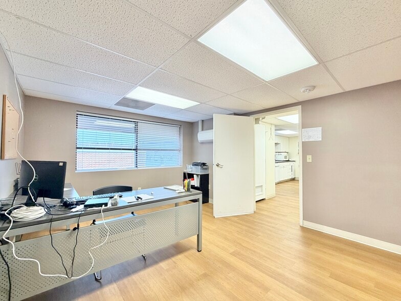 More Photos Of 1330 Mercer St, Princeton Office For Sale