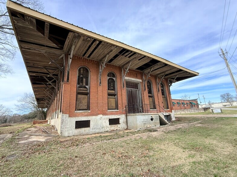 More Photos Of 300 S Randolph Ave, Eufaula Industrial For Sale
