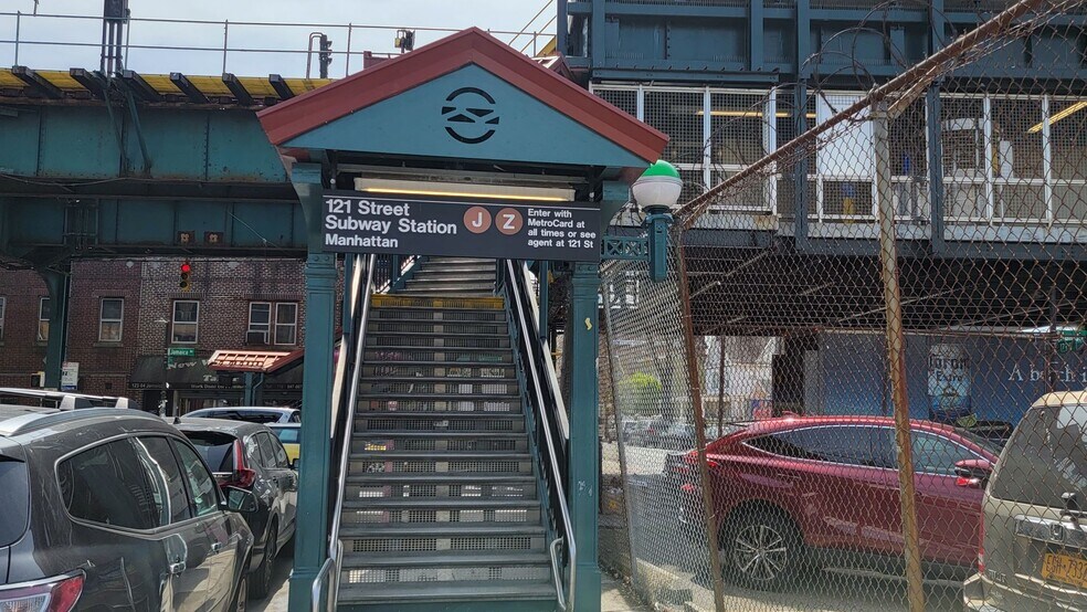 More Photos Of 11914 Hillside Ave, Richmond Hill Multifamily For Sale