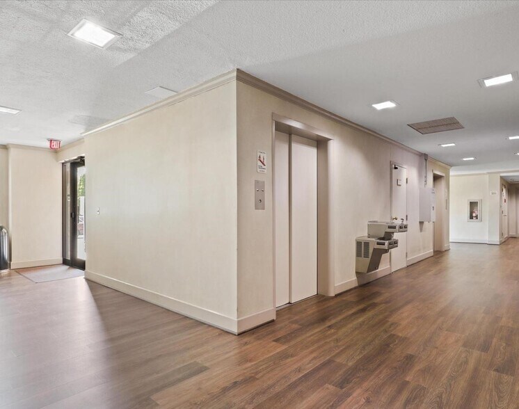 More Photos Of 313 Park Ave, Falls Church Medical For Lease