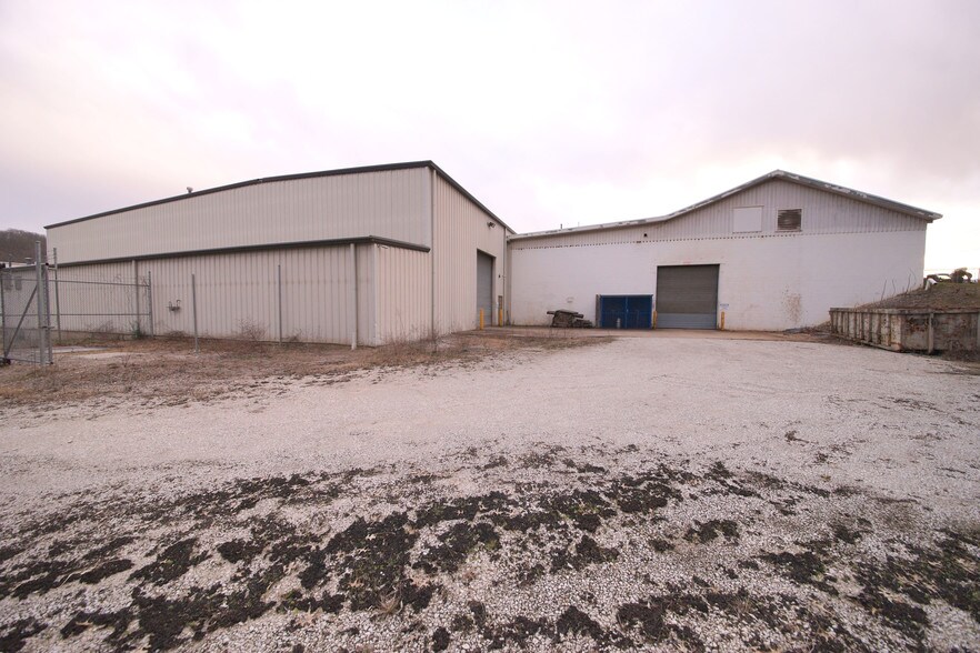 More Photos Of 4501 Ohio River Rd, Huntington Warehouse For Sale