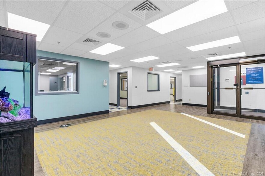 More Photos Of 192 Westbrook Rd, Essex Office For Sale
