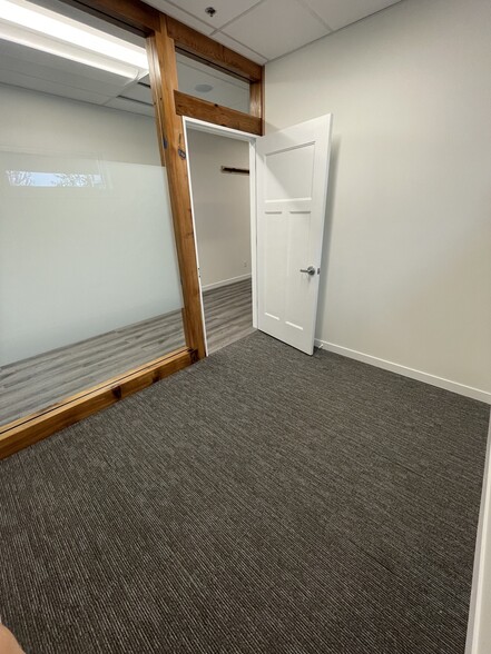 More Photos Of 18515 53rd Ave, Surrey Manufacturing For Lease