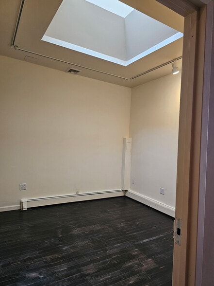 More Photos Of 626 Willis Ave, Williston Park Storefront Retail Office For Sale