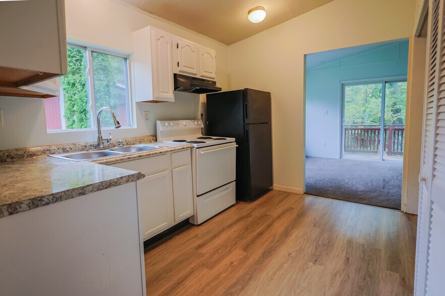 More Photos Of 1460 Pocono Ln, Bartonsville Multifamily For Sale