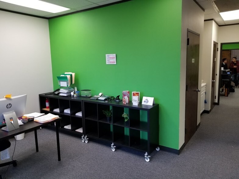 More Photos Of 10661 Haddington Dr, Houston Unknown For Lease