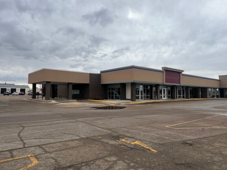More Photos Of 1500 18th St, Spirit Lake Unknown For Lease