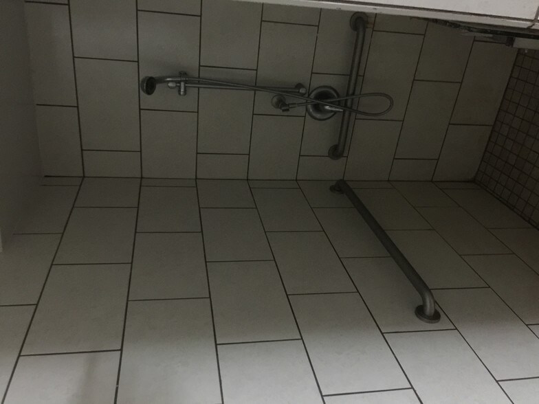 More Photos Of 5115 W Sunset Blvd, Los Angeles Storefront For Lease