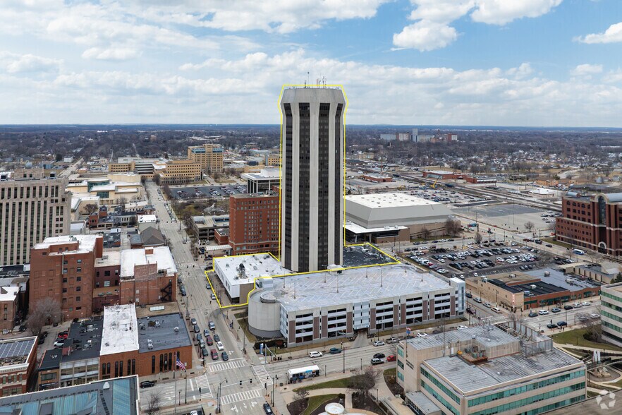 More Photos Of 700 E Adams St, Springfield Hotel For Sale