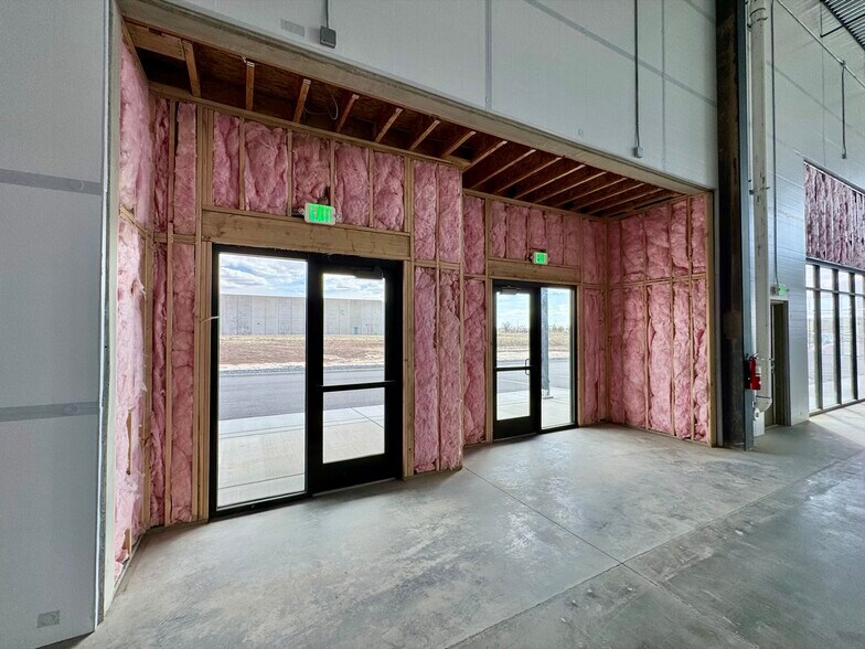 More Photos Of 2724 N Rulon White Blvd, Pleasant View Warehouse For Lease