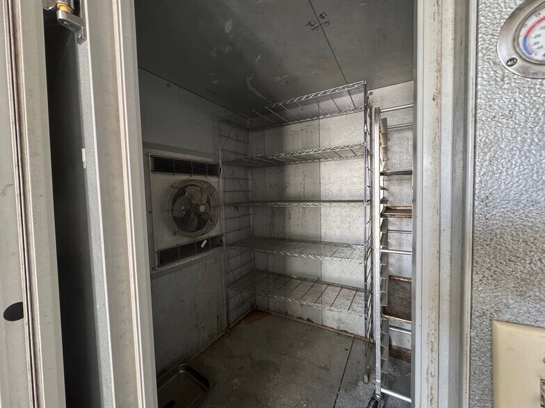 More Photos Of 201 W 7th St, Evart Restaurant For Sale