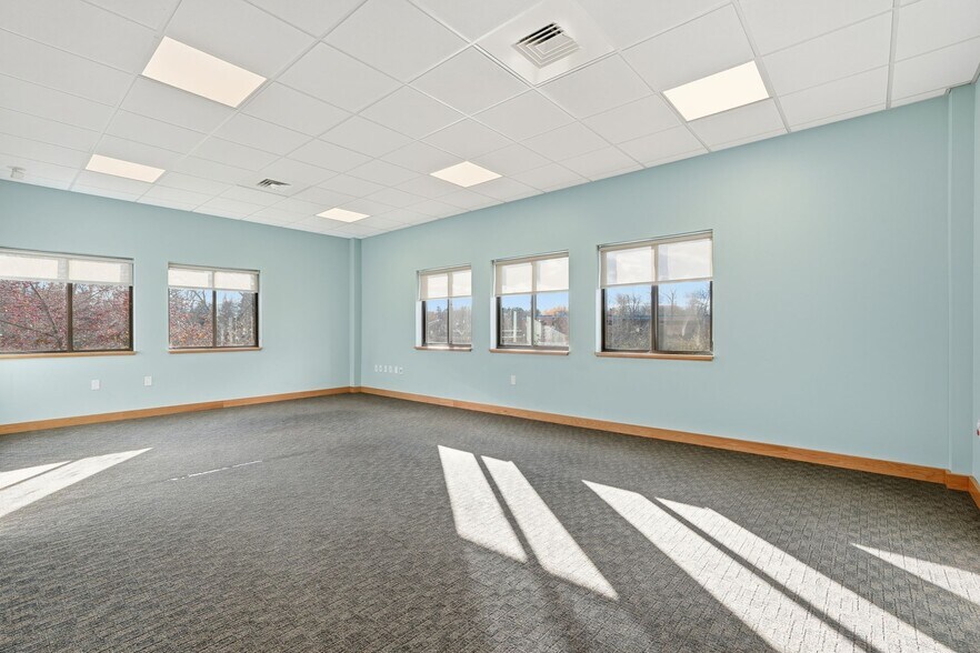 More Photos Of 100 University Dr, Amherst Medical For Lease