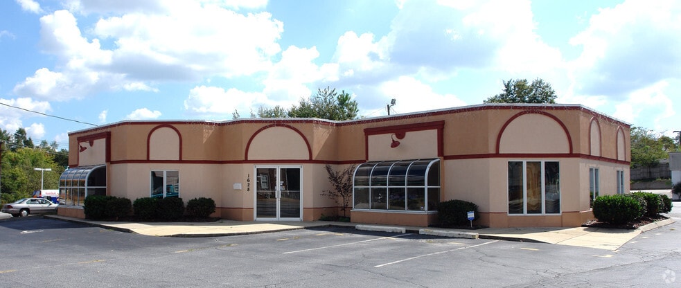 Primary Photo Of 1628 E North St, Greenville Restaurant For Lease