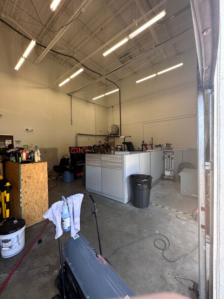 More Photos Of 10700 World Trade Blvd, Raleigh Warehouse For Lease