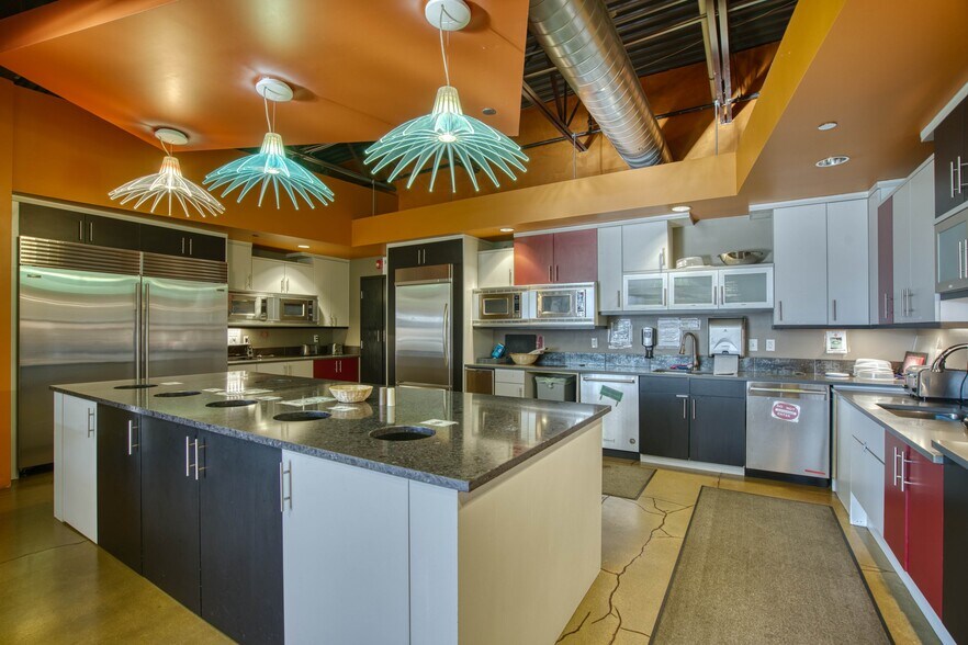 More Photos Of 6000 Spine Rd, Boulder Research And Development For Lease