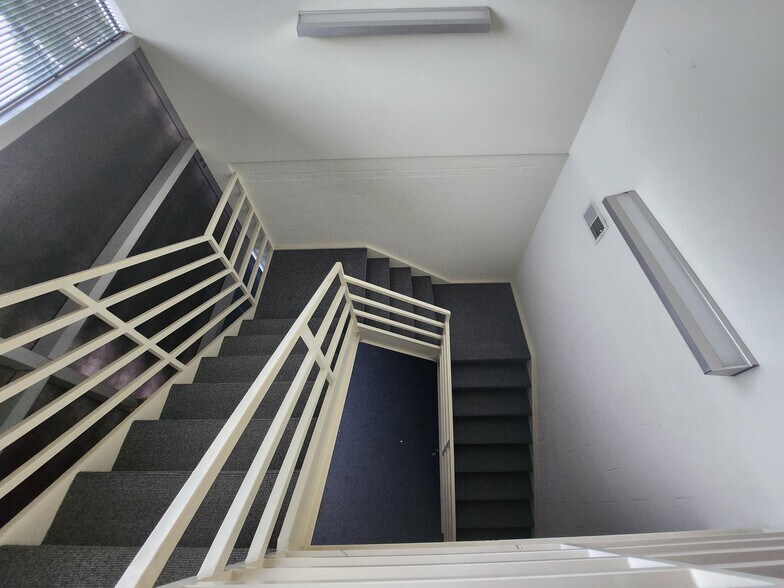 More Photos Of 2600 Zion Rd, Henderson Office For Sale