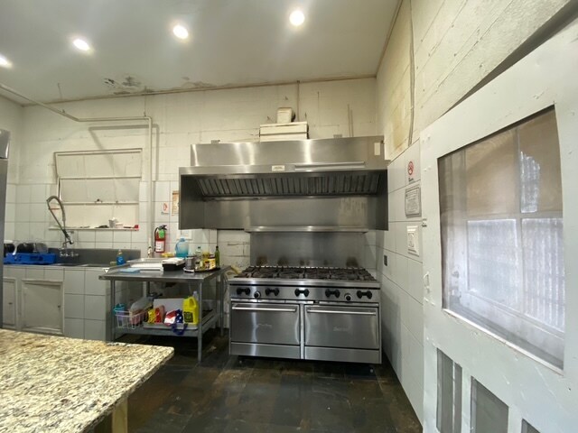 More Photos Of 61 Whittaker St, Riverside Specialty For Sale