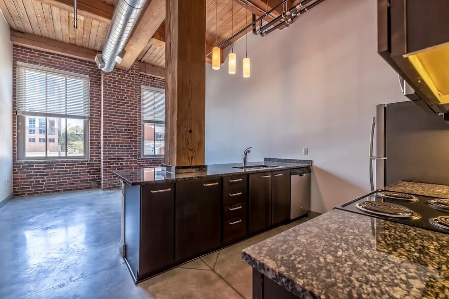 More Photos Of 804-808 Broadway St, Kansas City Apartments For Sale