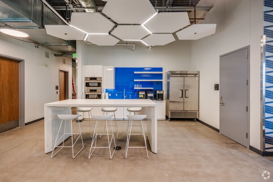 More Photos Of 2880 Wilderness Pl, Boulder Flex For Sale