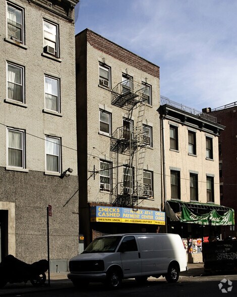 More Photos Of 35 Madison St, New York Apartments For Sale