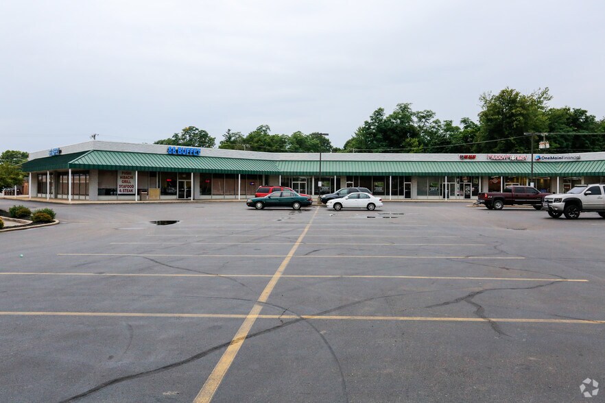 More Photos Of 3300-3326 E Main St, Richmond General Retail For Lease