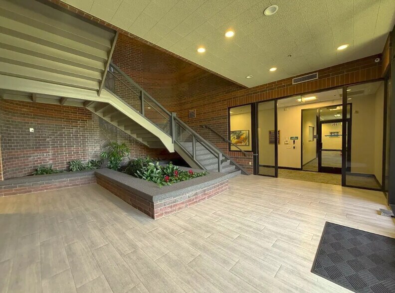 More Photos Of 3775 N Freeway Blvd, Sacramento Serviced Offices For Lease