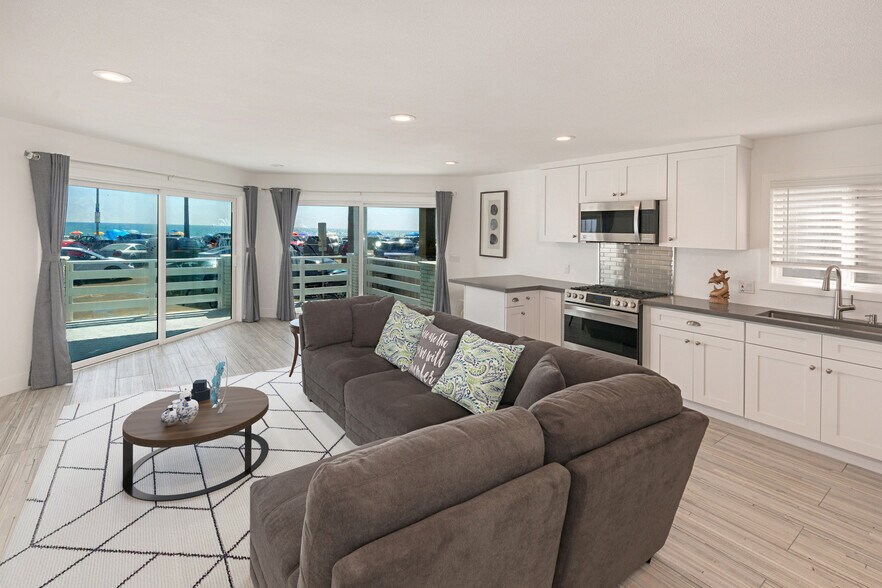 More Photos Of 2212 W Oceanfront, Newport Beach Multifamily For Sale