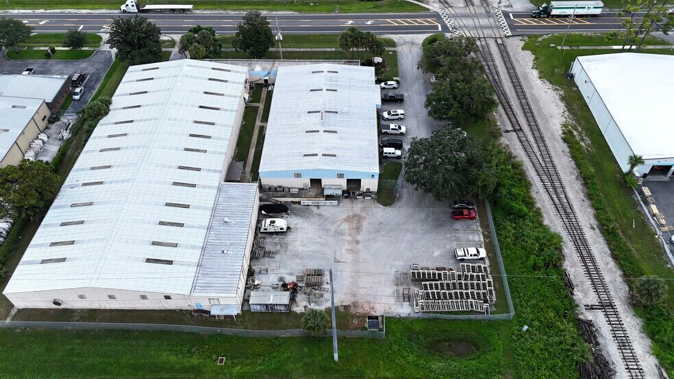 More Photos Of 3489 All American Blvd, Orlando Warehouse For Lease