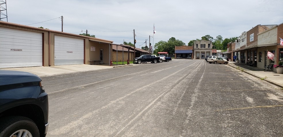 More Photos Of 148 Ed Wall St, Tenaha Showroom For Sale