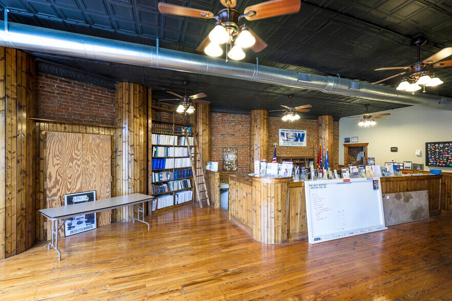 More Photos Of 233 E Sullivan St, Kingsport Storefront For Sale