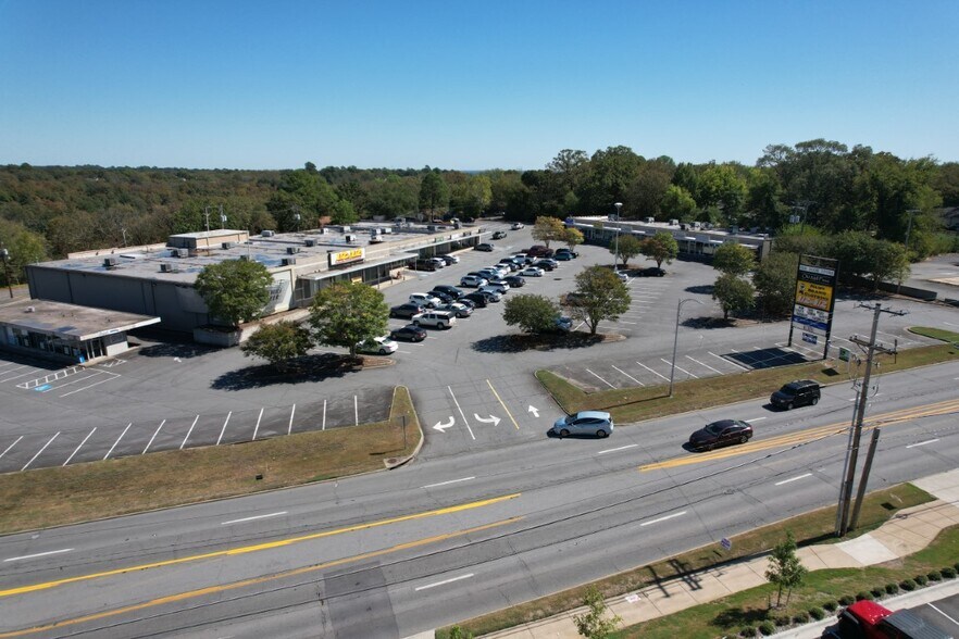 More Photos Of 3812-4030 John F Kennedy Blvd, North Little Rock Unknown For Lease