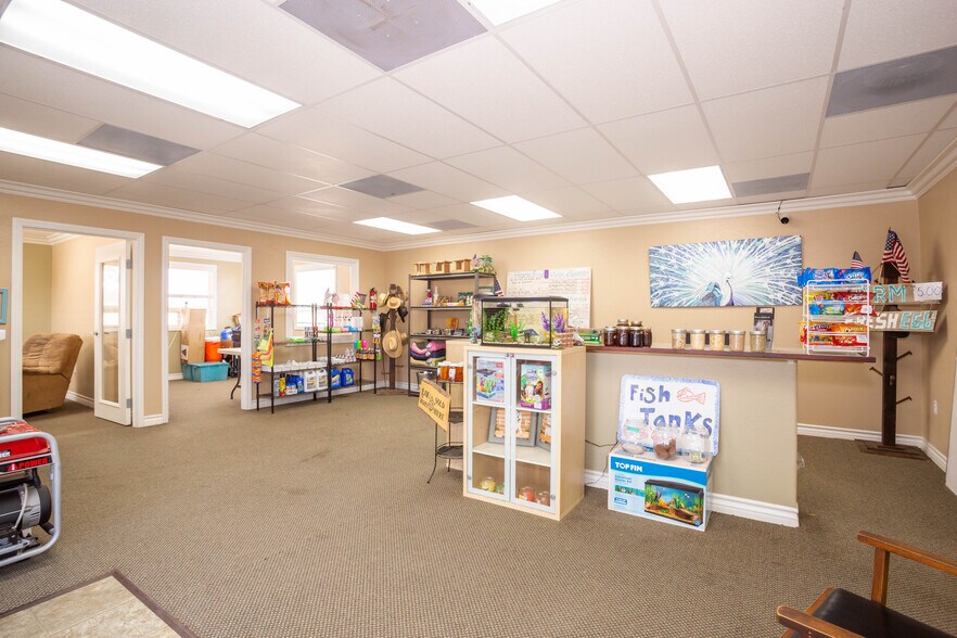 More Photos Of 28101 W Avenue C6, Lancaster Office Residential For Sale