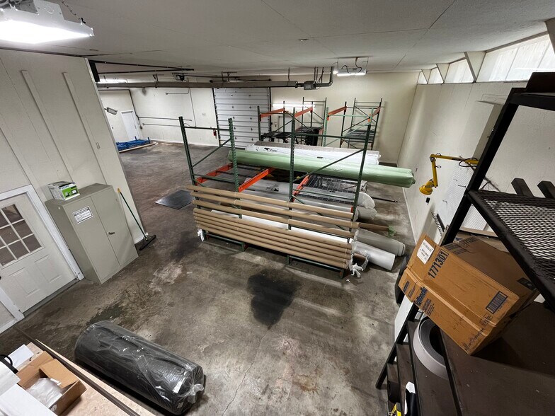 More Photos Of 529 32nd St, Parkersburg Warehouse For Lease