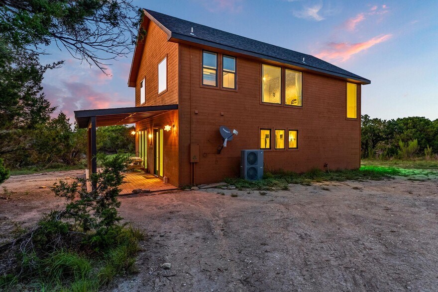 More Photos Of 5460 FM 2325, Wimberley Hotel For Sale