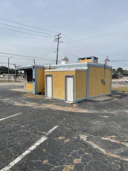 More Photos Of 2120 N Palafox St, Pensacola Fast Food For Lease