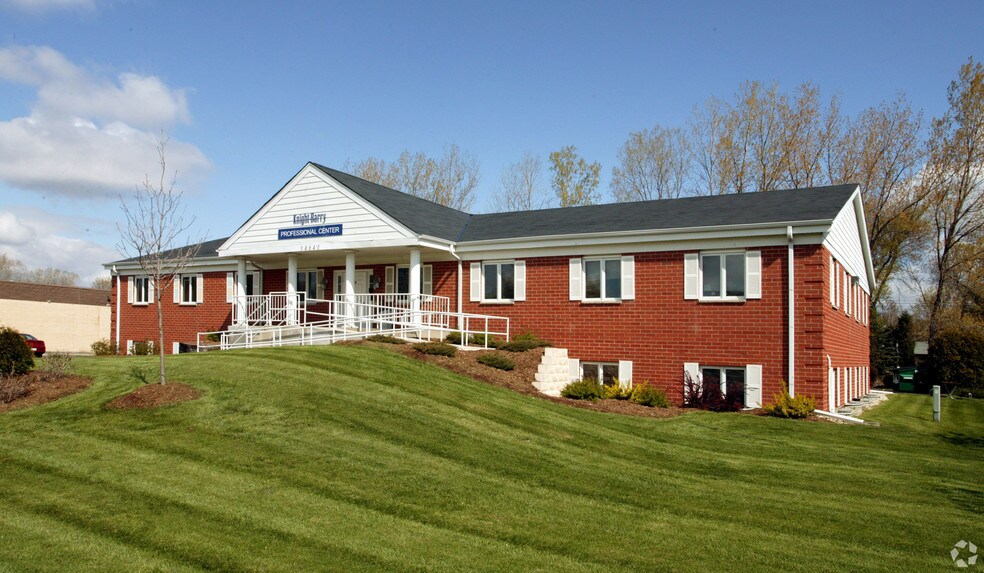 More Photos Of 14640 W Greenfield Ave, Brookfield Office Residential For Lease
