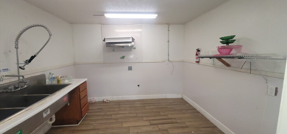 More Photos Of 3646-3678 Culebra Rd, San Antonio Unknown For Lease