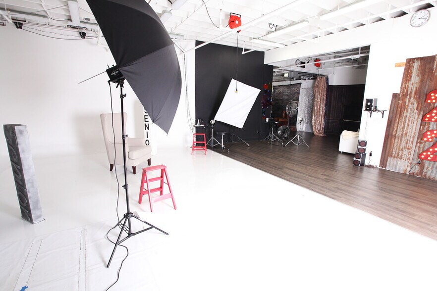 More Photos Of 1025 Sam Rittenberg Blvd, Charleston Office For Lease