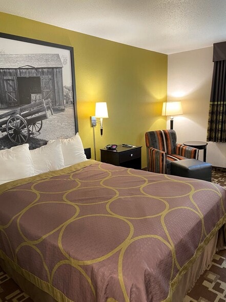 More Photos Of 2000 1st St W, Independence Hotel For Sale