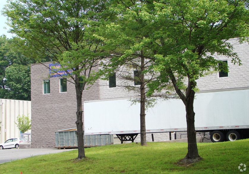 More Photos Of 7552 Accotink Park Rd, Springfield Warehouse For Sale