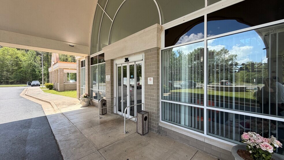More Photos Of 7200 S Hazel St, Pine Bluff Medical For Lease