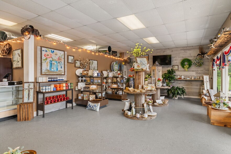 More Photos Of 11070 Highway 20, Florence General Retail For Sale
