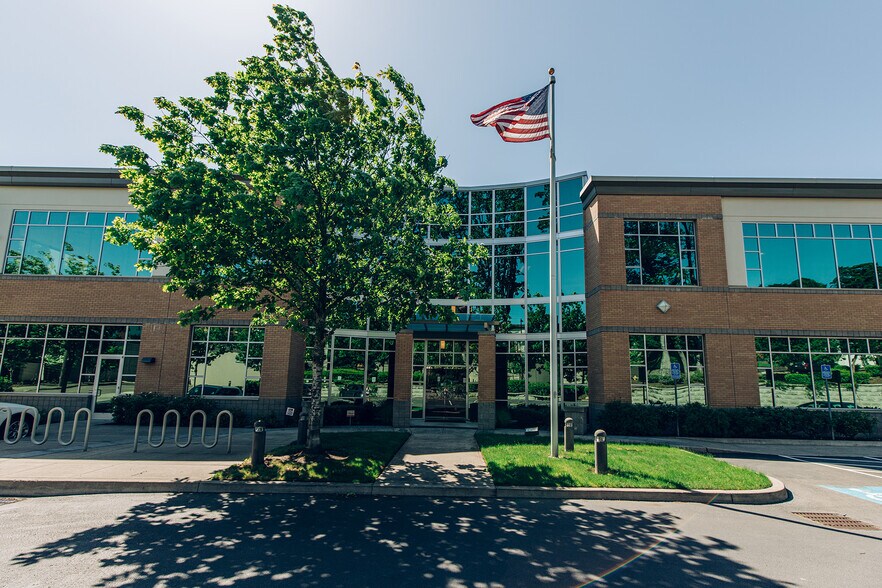 More Photos Of 11740 SW 68th Pky, Tigard Office For Sale
